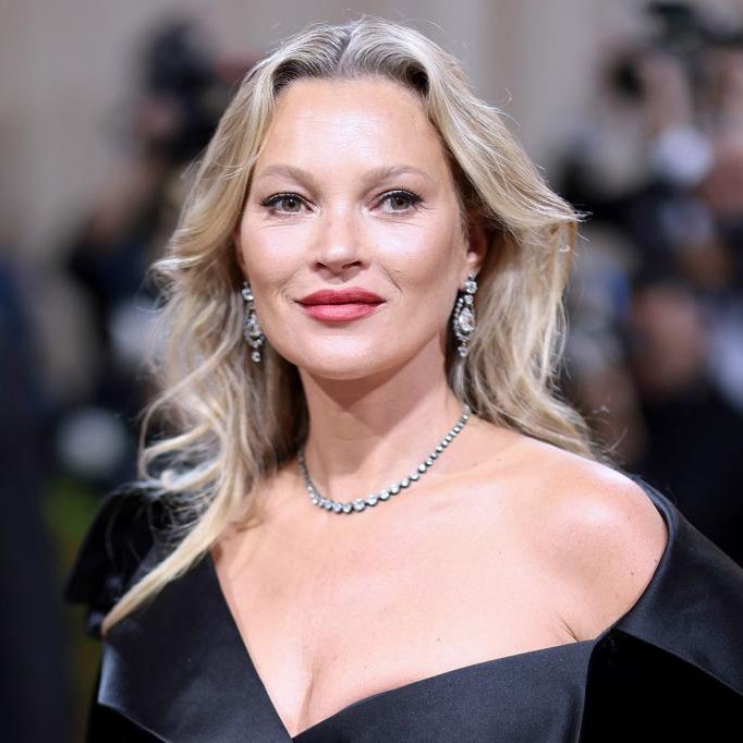 Afinal, havia razões para celebrar. Kate Moss vai mesmo depor a favor de Johnny Depp