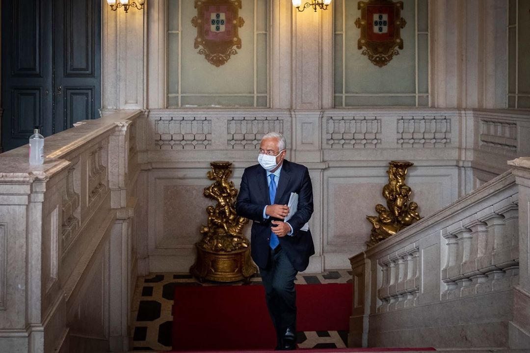 Portugal volta ao estado de calamidade a partir da meia-noite. Governo quer uso obrigatório de máscaras na rua