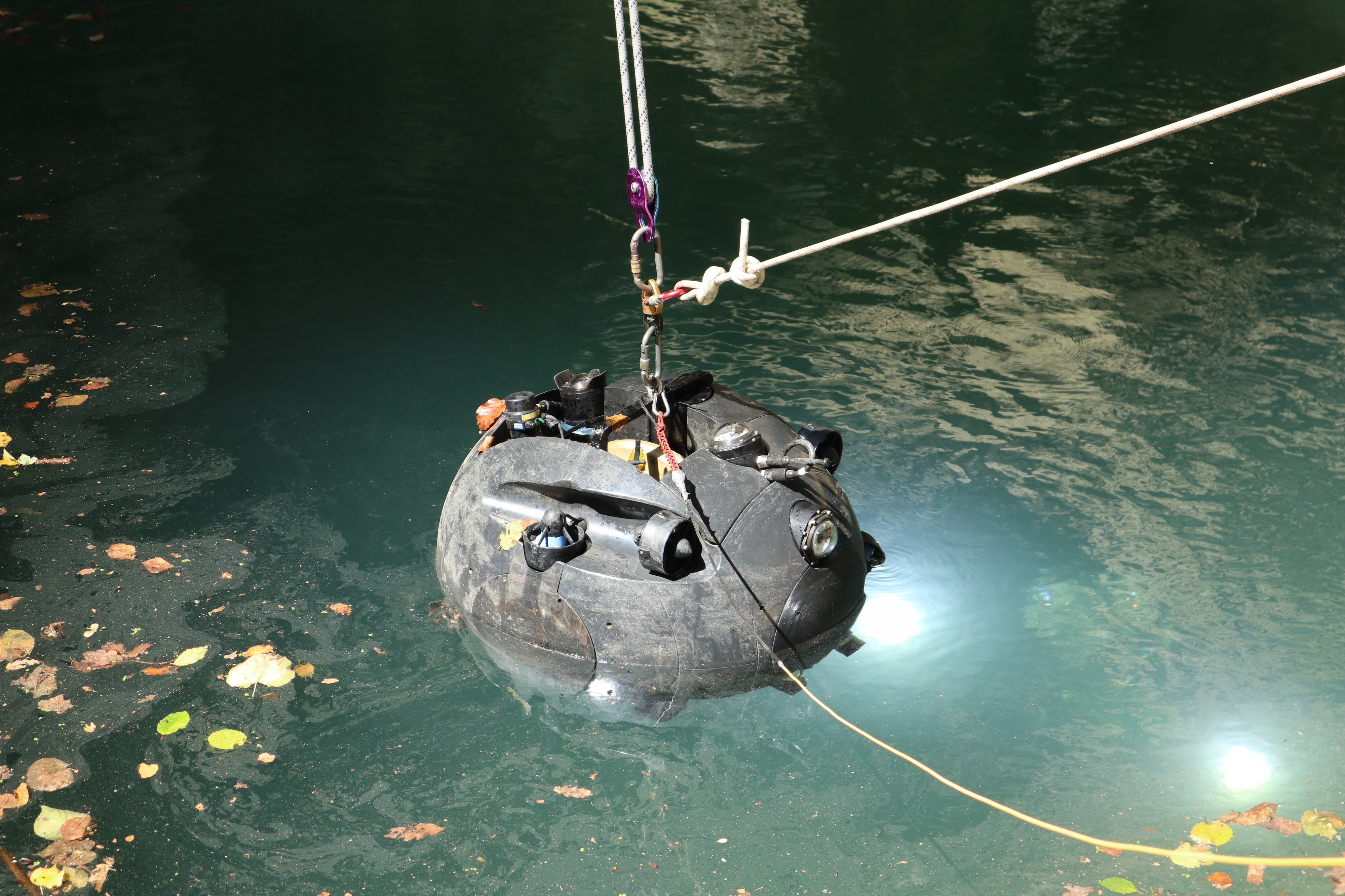 Robot com tecnologia portuguesa bate record mundial em exploração do Abismo de Hranice