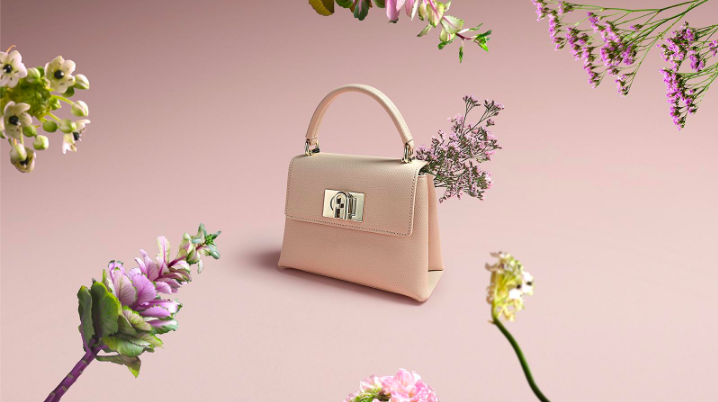 Simples e elegante. É assim o novo modelo da Furla 1927  — e está disponível em duas cores