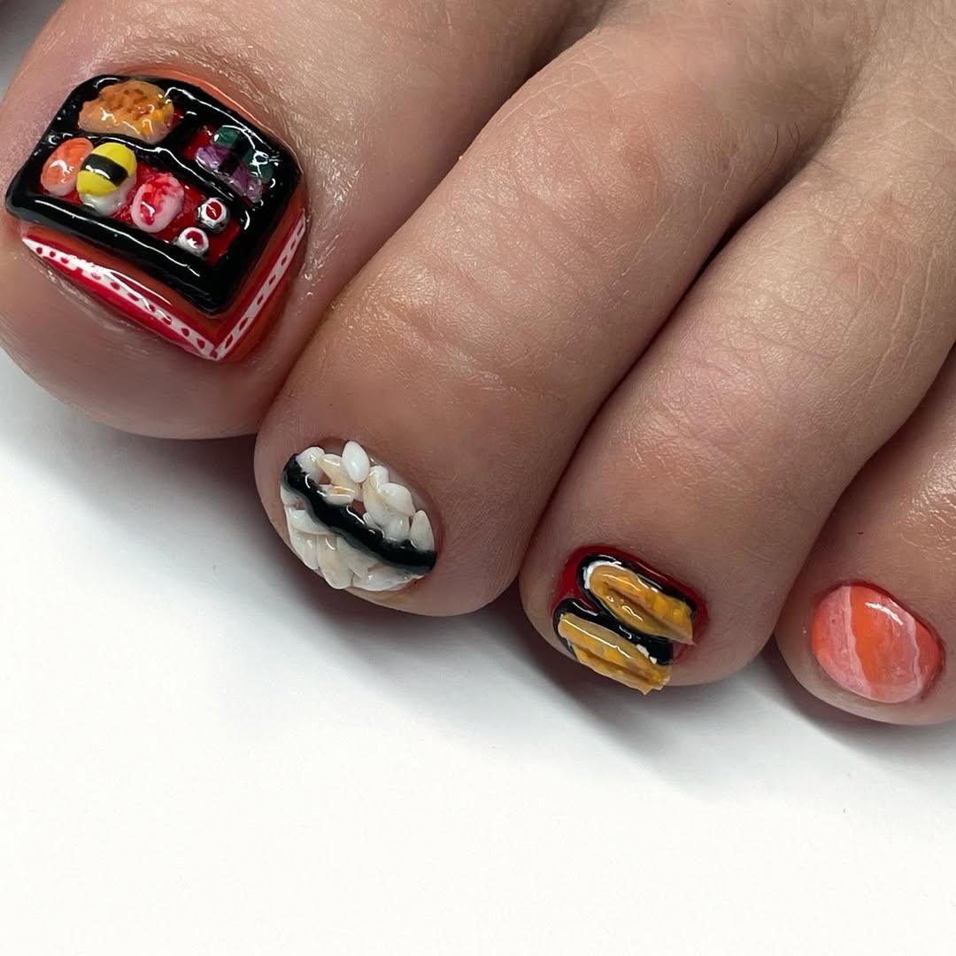 Benny Blanco surpreende com unhas de sushi. Veja as 12 pedicures mais bizarras do noivo de Selena Gomez