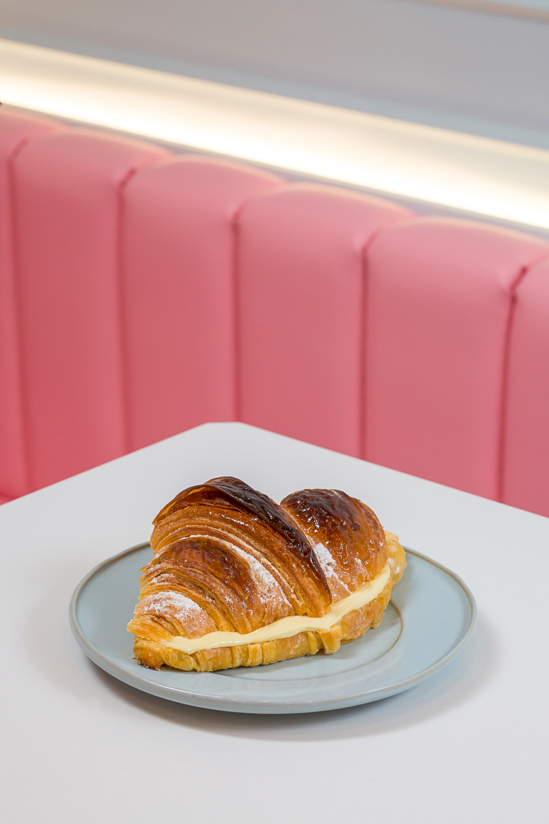 Maria Croissant. Dificilmente vai comer só um croissant com o novo recheio de chocolate branco e limão