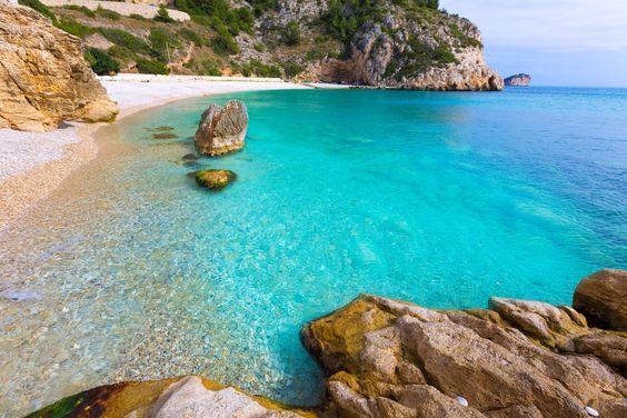 Viaje para ilhas paradisíacas e cidades de praia com água cristalina a partir de 37€