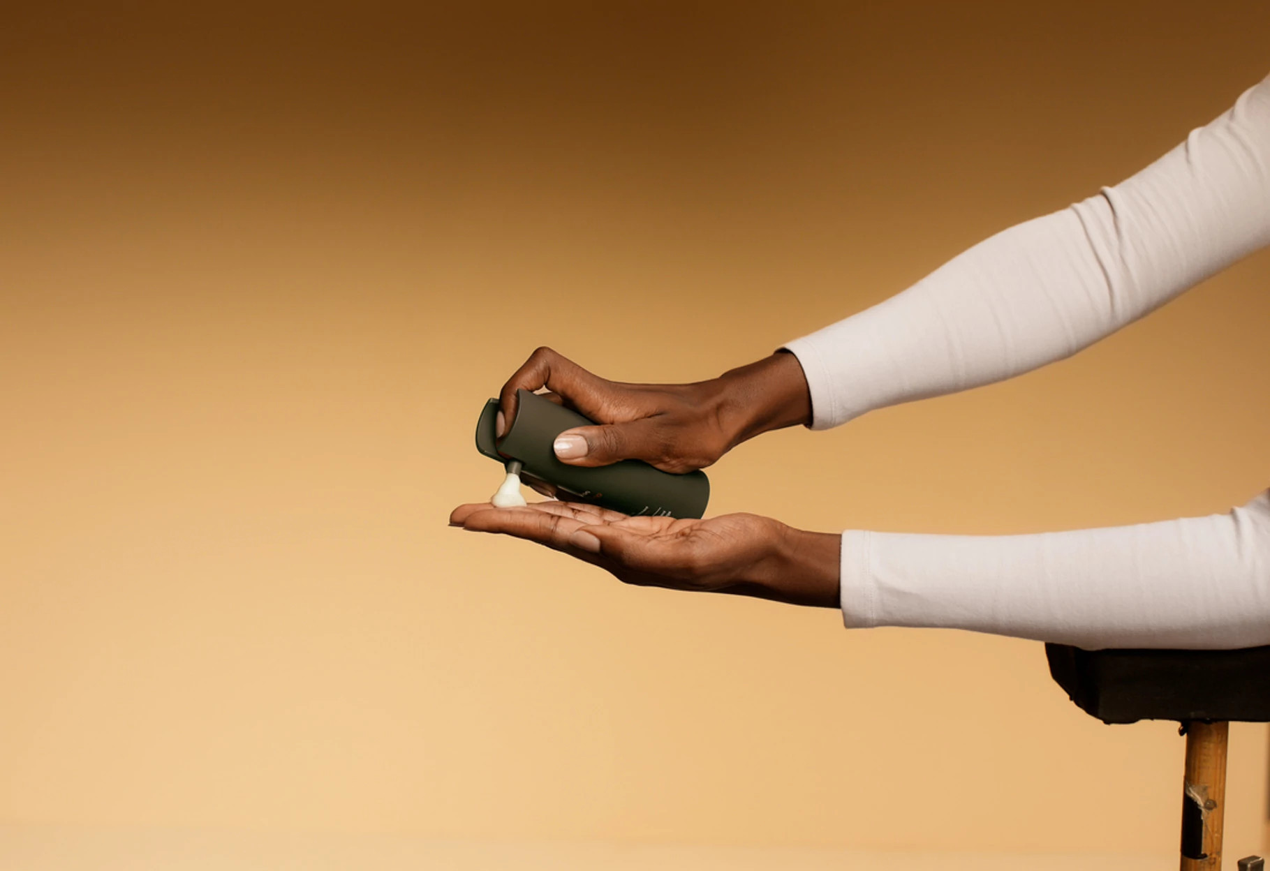 Produto estrela para um couro cabeludo saudável e fios mais fortes é a estreia da Dyson nos cuidados capilares