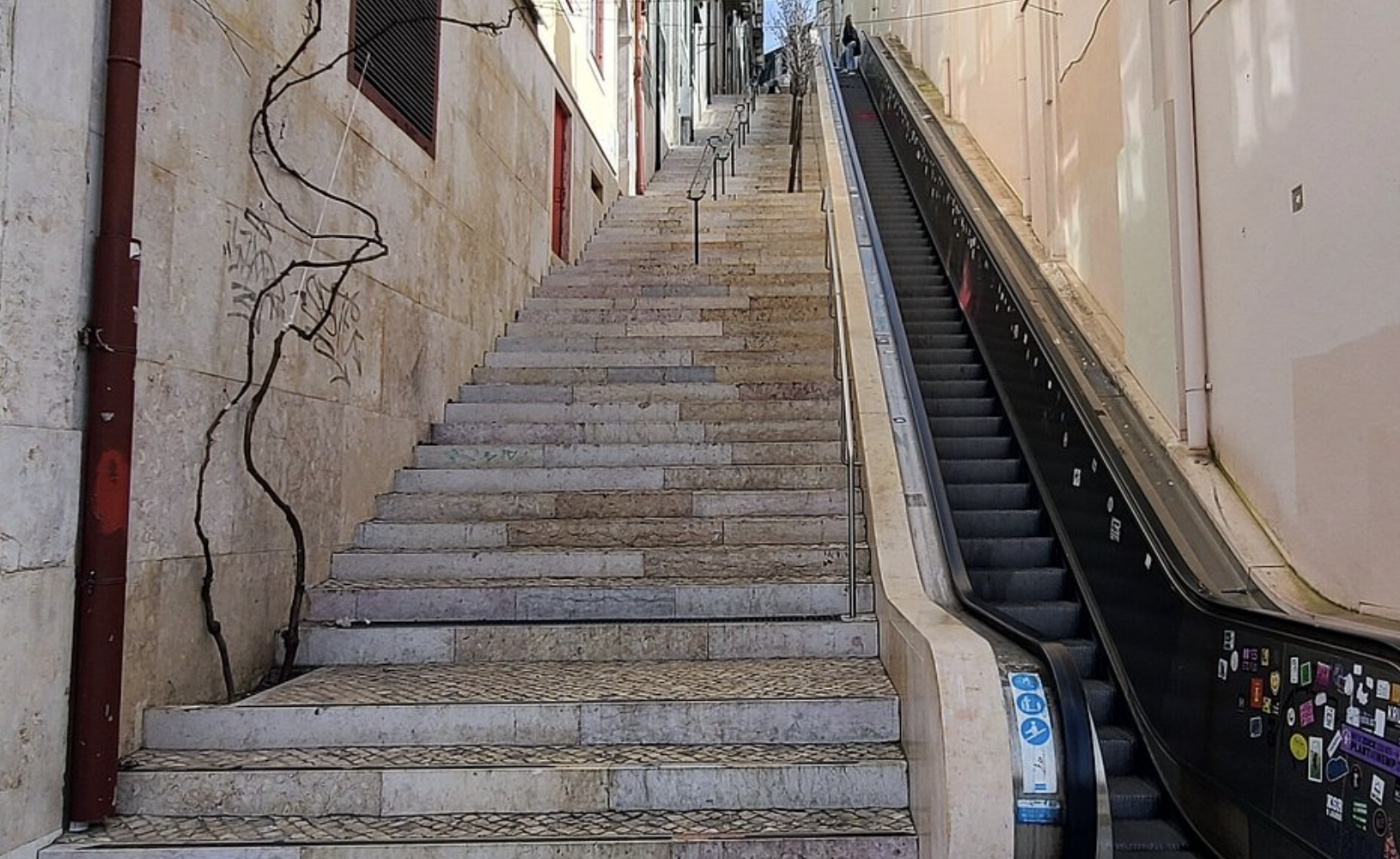 Estudante italiana de 23 anos violada no Martim Moniz por três homens. Polícia Judiciária está a investigar