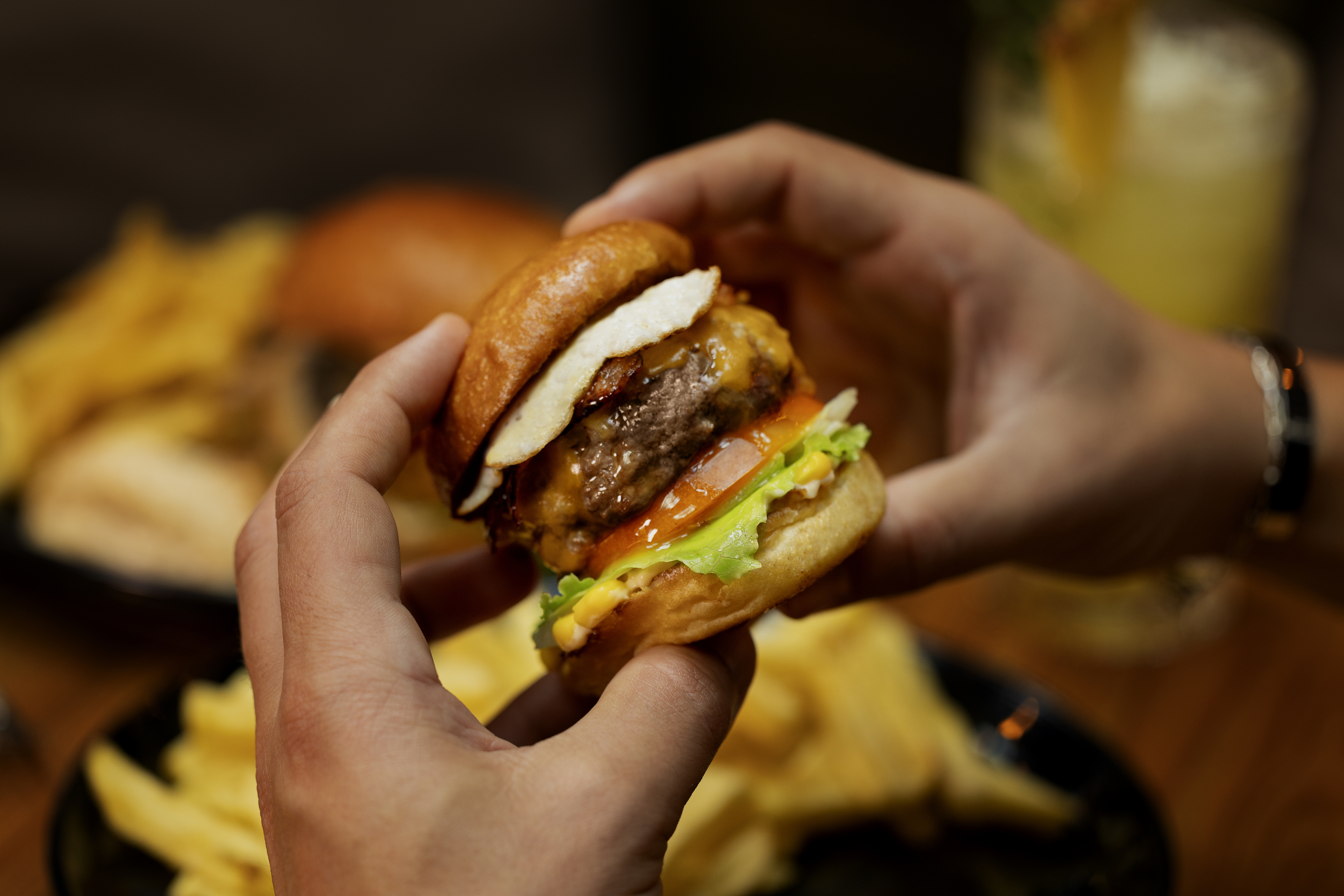 Pequenos no tamanho, grandes no sabor. Honorato faz regressar os famosos mini hambúrgueres