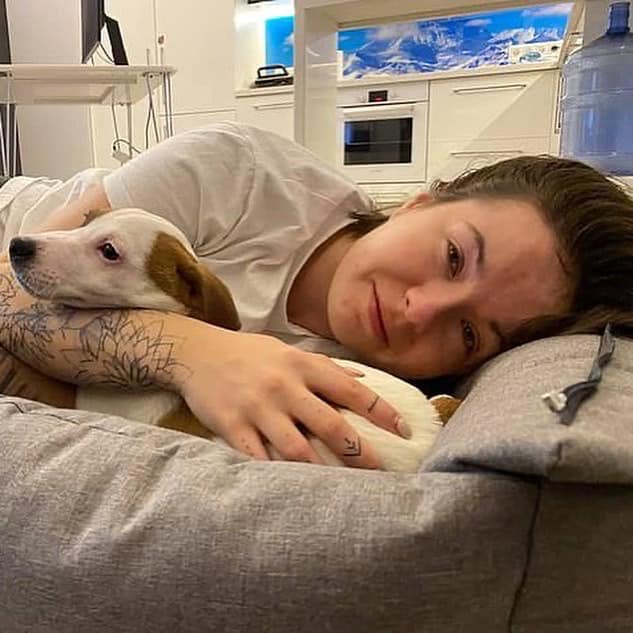 Voluntária ucraniana de 26 anos abatida pelos russos depois de ir alimentar cães sem comida