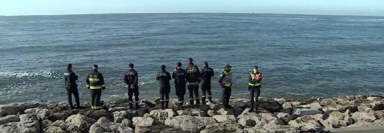Carro cai ao Tejo em Caxias. Homem de 31 anos despistou-se na Marginal e está desaparecido