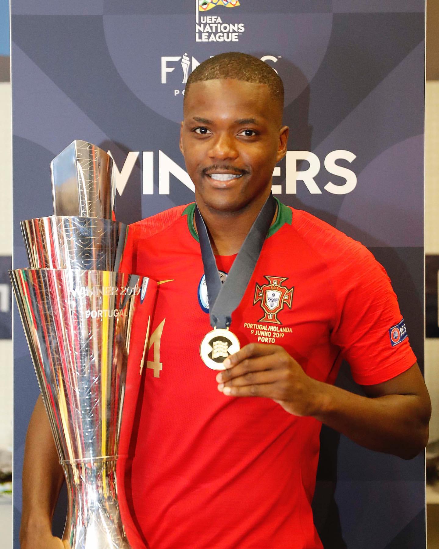 William Carvalho acusado de drogar e violar mulher. Alegada vítima diz ter ficado “com vários ferimentos”