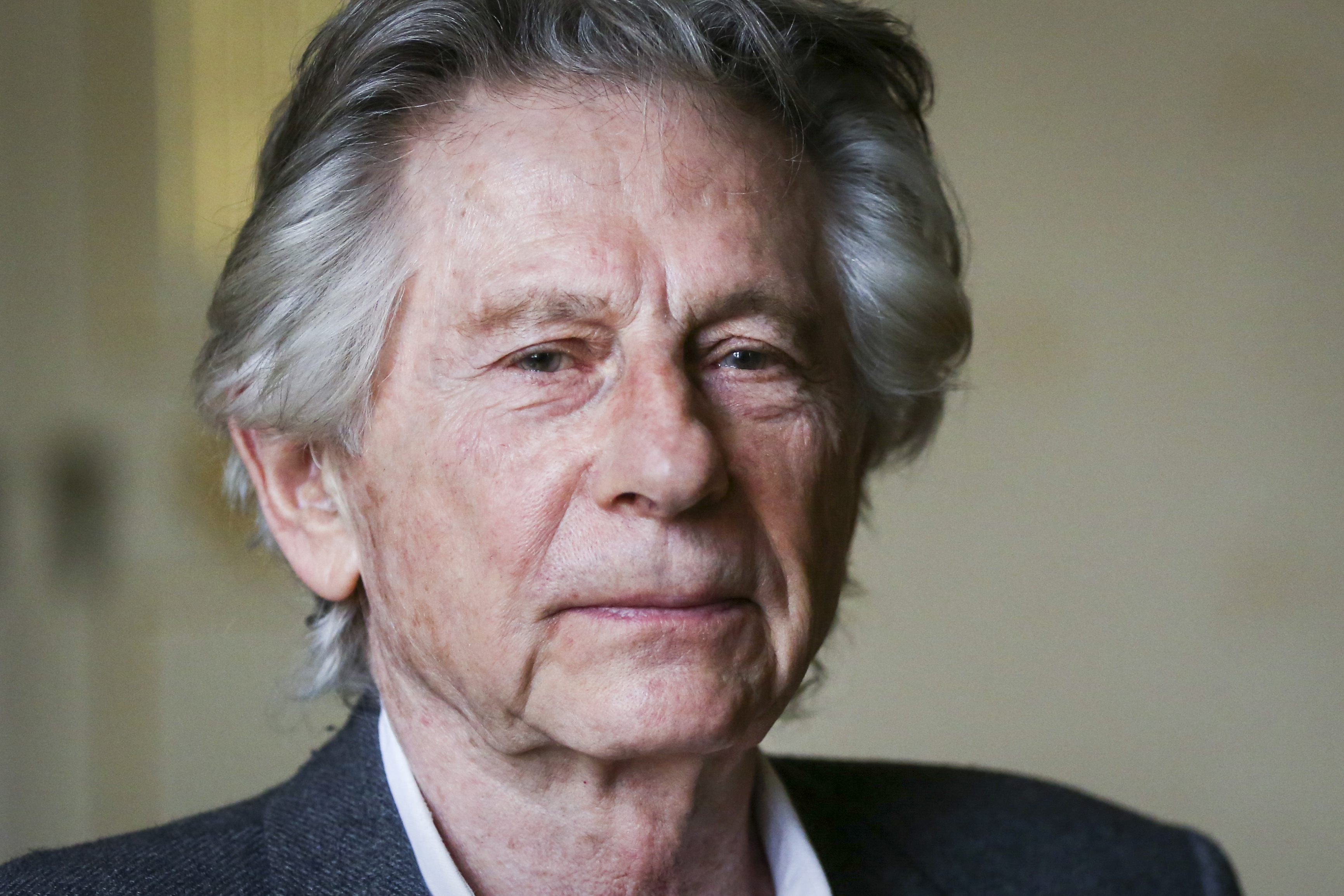 “Ele bateu-me até eu me render, e depois ele violou-me”. Mais uma acusação de violação a Polanski
