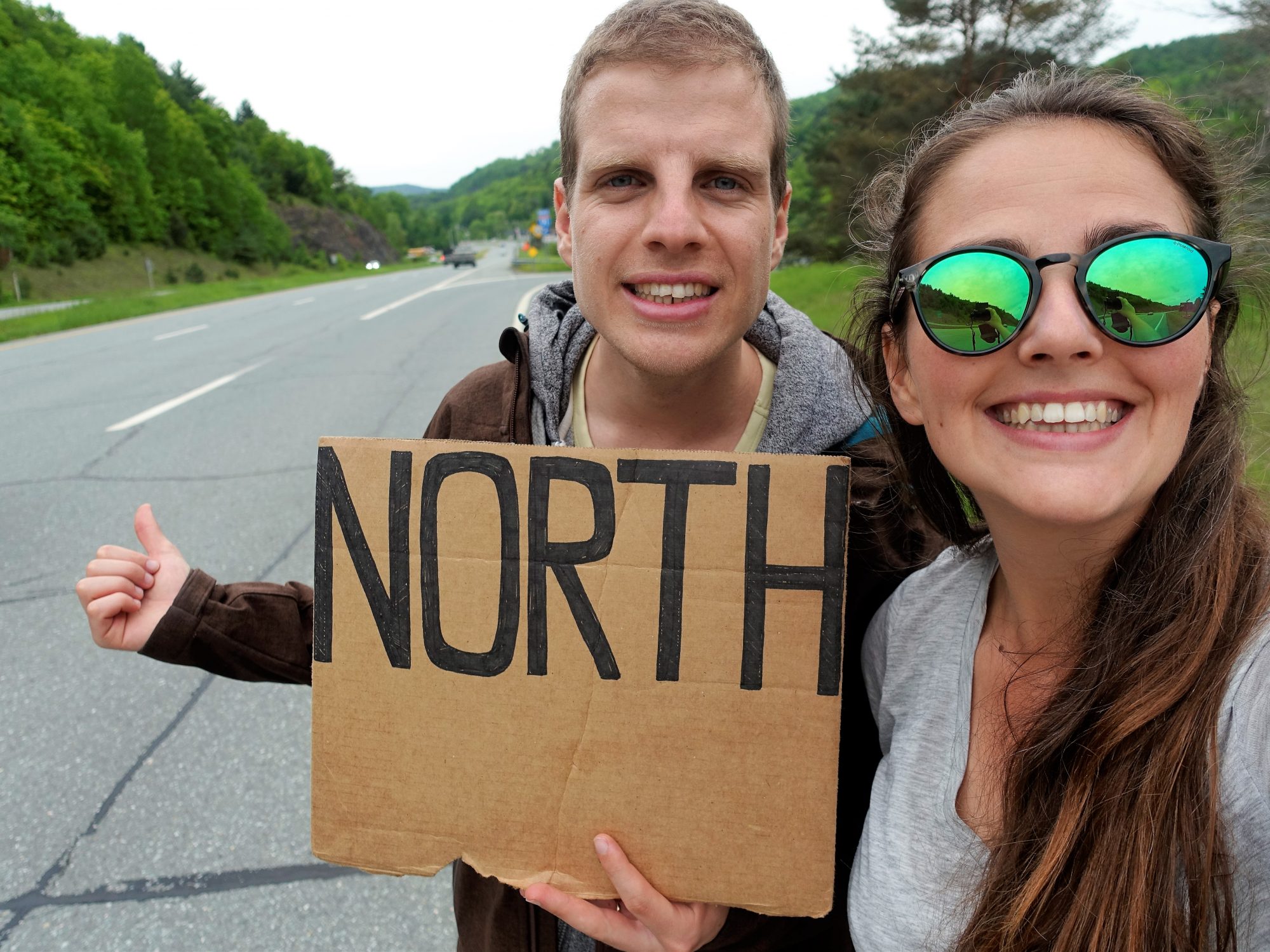 A história do casal que deu a volta ao mundo de boleia em 16 meses (e que só gastou 8€ por dia)