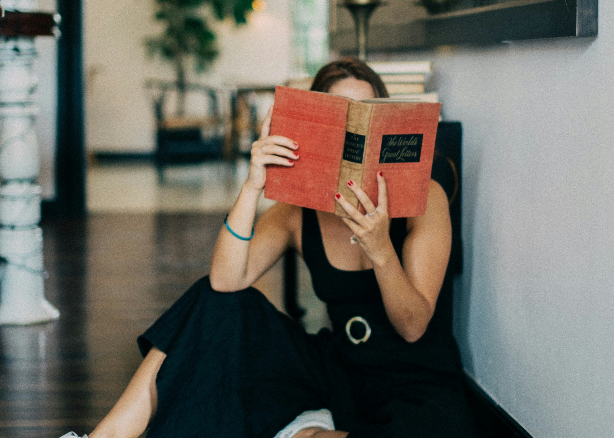 À procura de um bom plot twist? Estes são os 20 livros mais chocantes e inesquecíveis votados pelos leitores