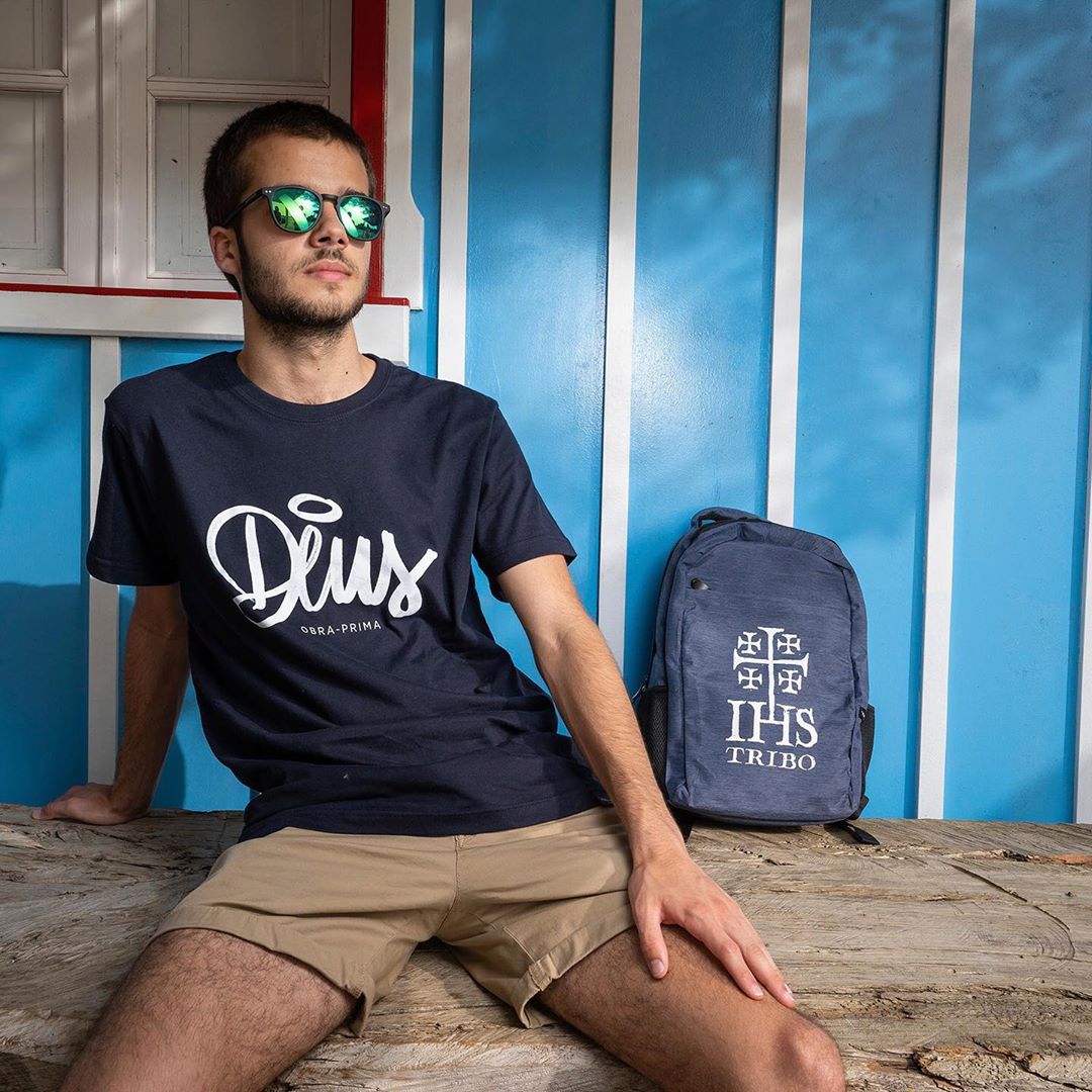 Valha-me Deus. A nova marca de roupa que quer juntar moda e religião