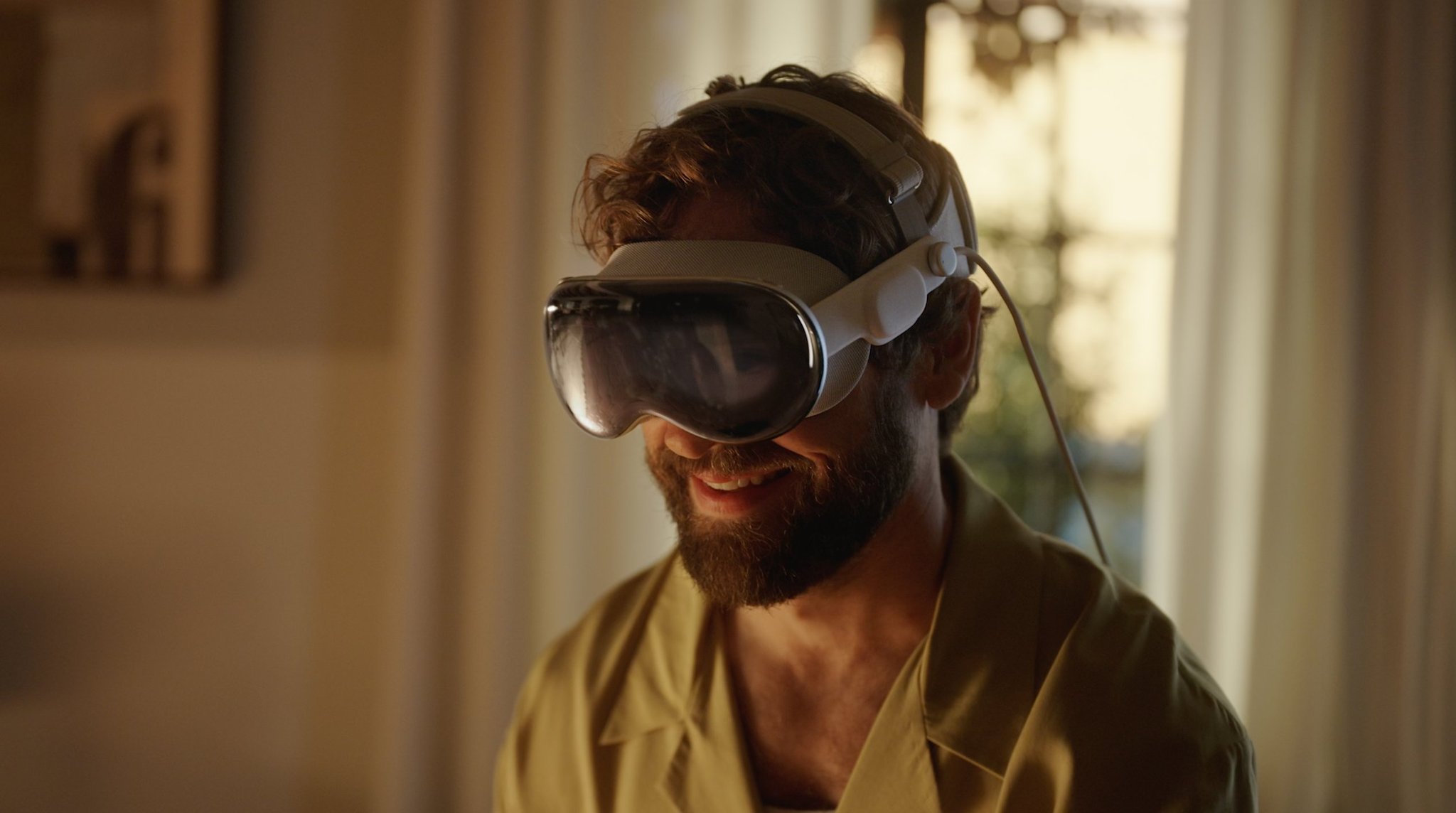 Chegou a grande novidade da Apple. São uns óculos de realidade aumentada e custam mais de 3 mil euros