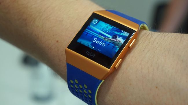 Comissão Europeia adia para janeiro a resposta sobre a compra da Fitbit pela Google