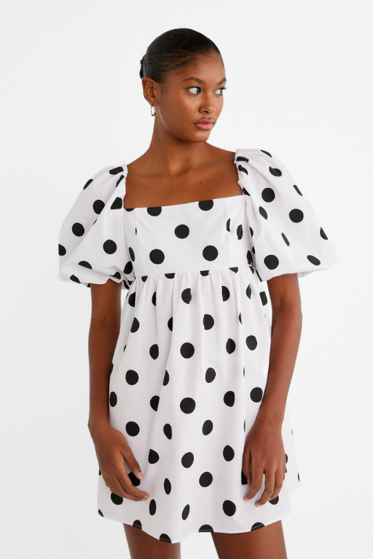 Encontrámos o vestido tendência perfeito para esta primavera. Custa 25,99€ e existe do XS ao XL