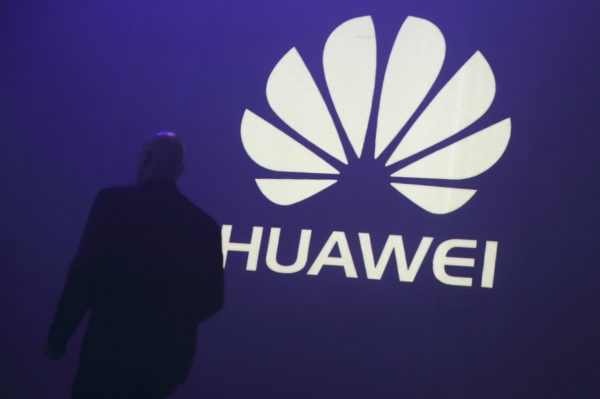 Huawei contra-ataca em tribunal e pede fim da proibição de compra de equipamentos