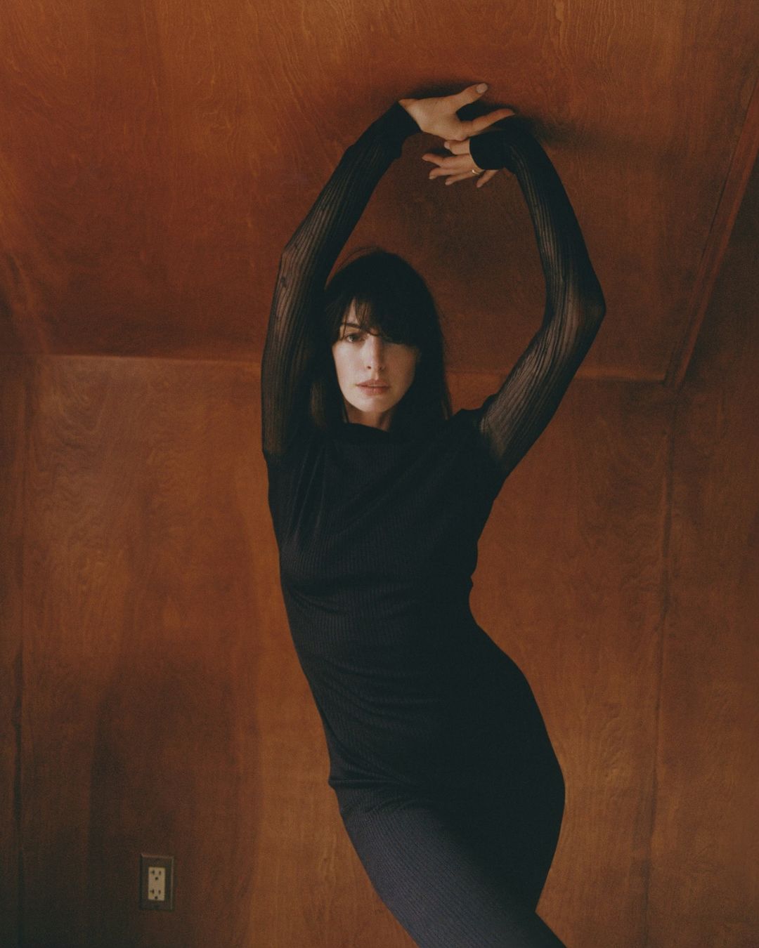 Anne Hathaway vai ser a protagonista na adaptação para cinema do fenómeno “Verity”