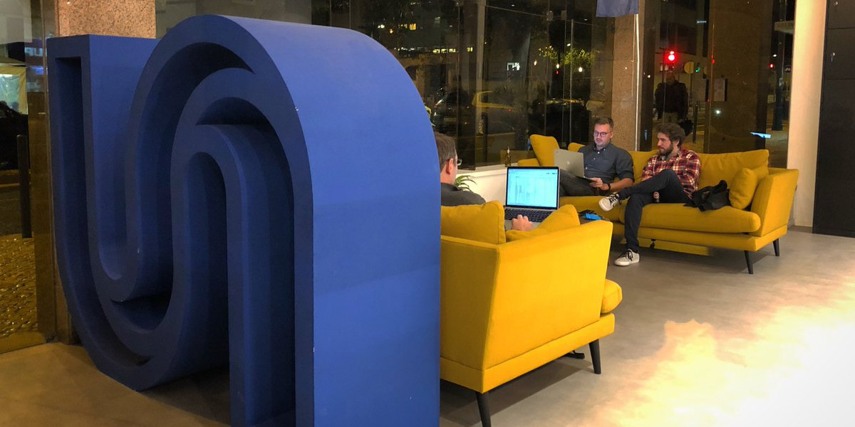 Jovem de 21 anos bebeu álcool e teve sexo fora do casamento. Levou 140 chicotadas em público