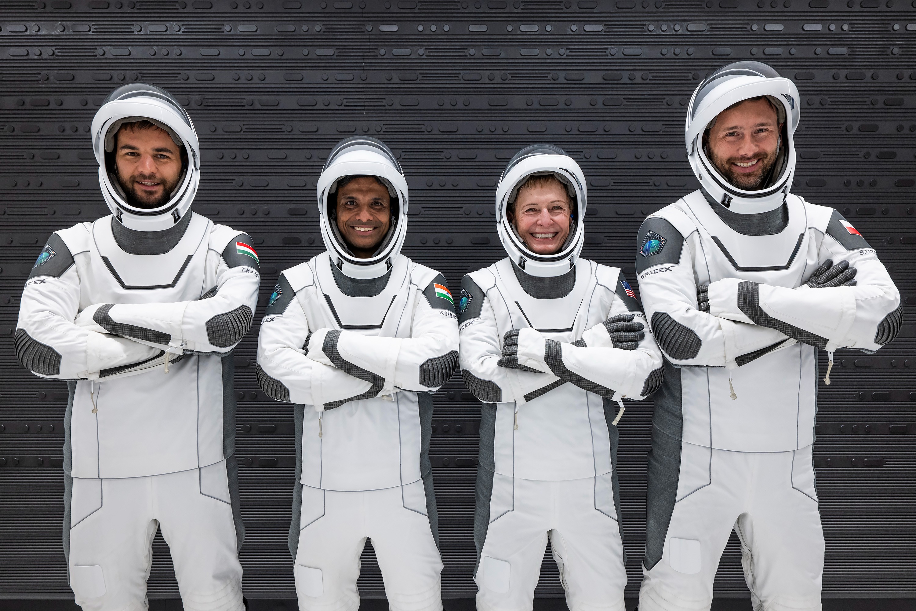 Ax-4: Fuga de combustível no foguetão da SpaceX obriga Axiom Space a adiar missão privada