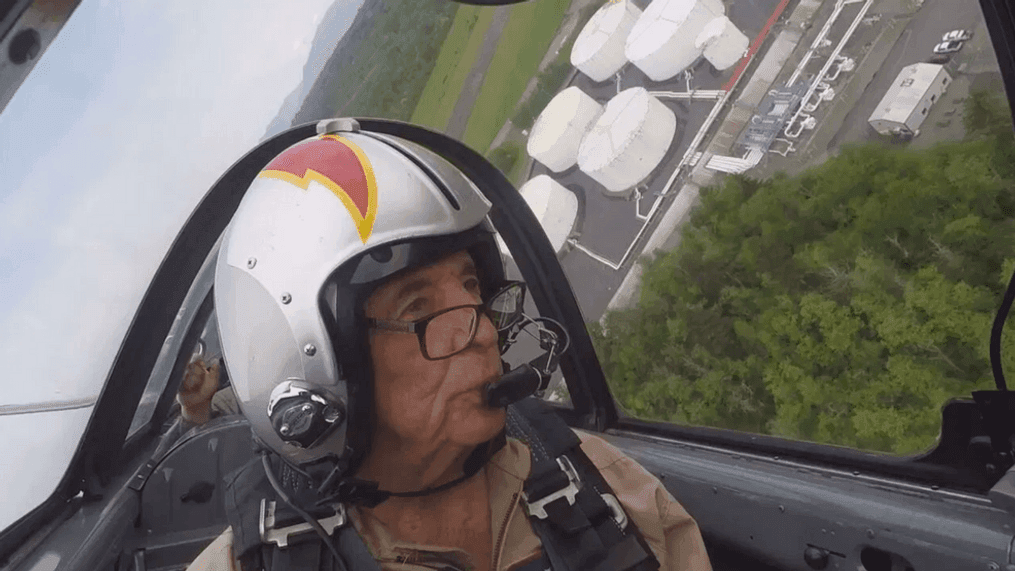 Astronauta que tirou a primeira foto a cores da Terra morreu a pilotar. Avião caiu na água