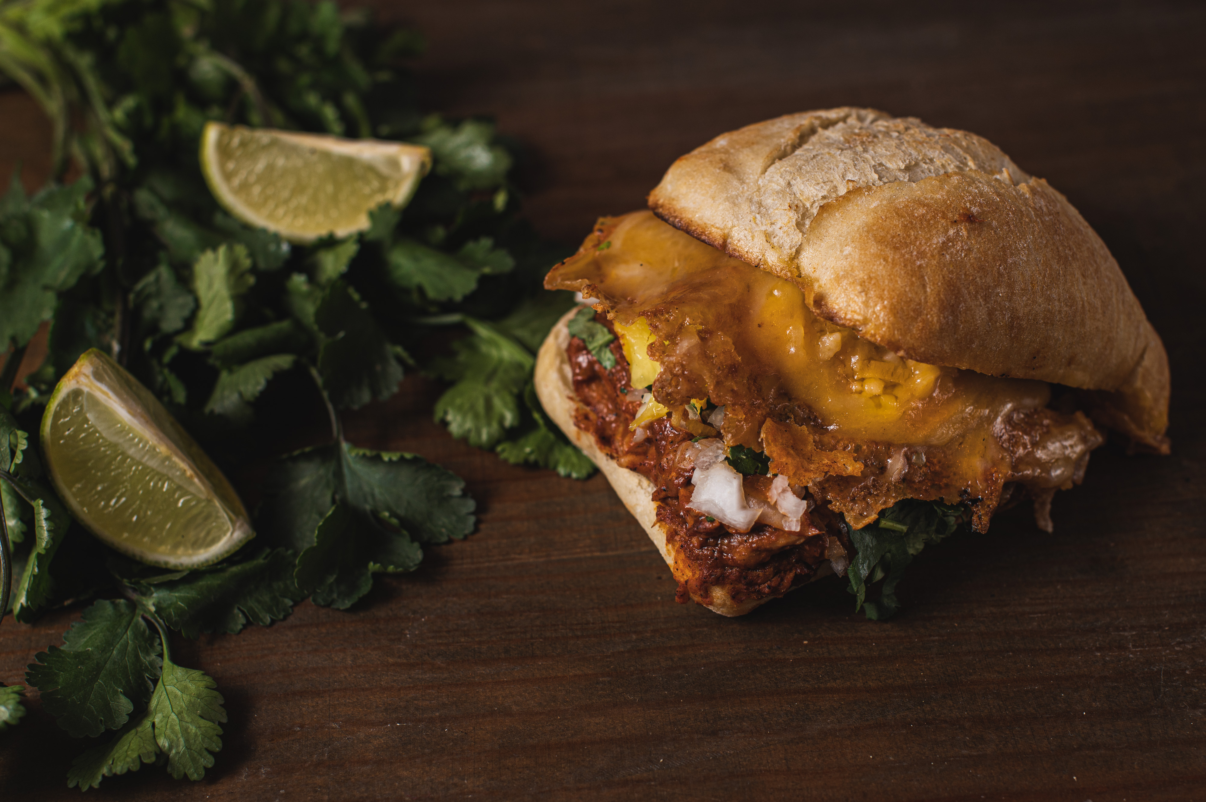 La Malquerida. Conheça a nova taqueria de Santos, com bifanas mexicanas e Corona (calma, a cerveja)