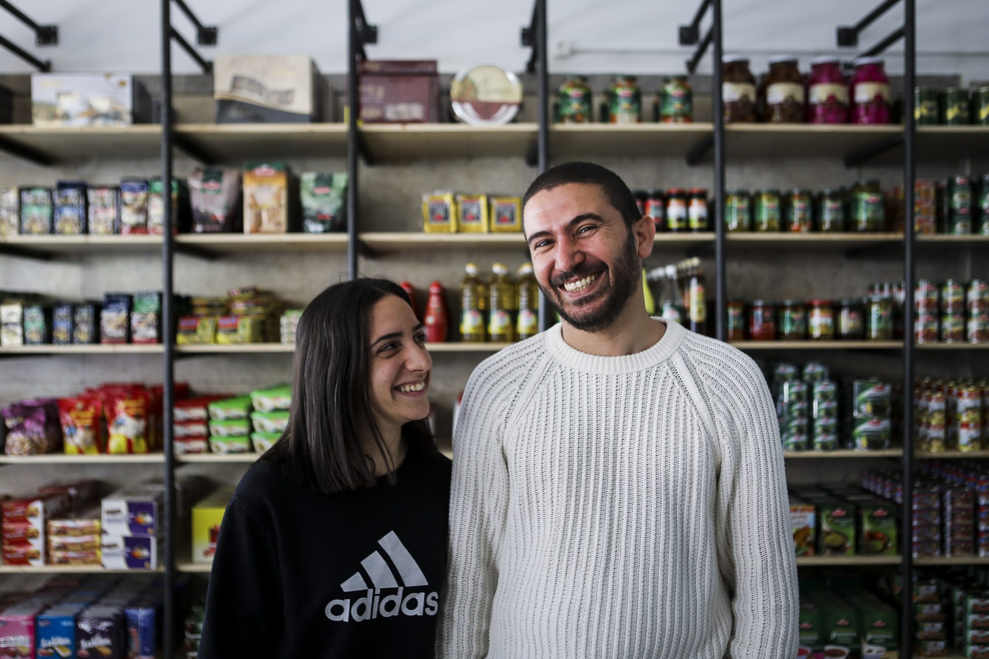 Onde há húmus, falafel e tâmaras, há também uma história de amor