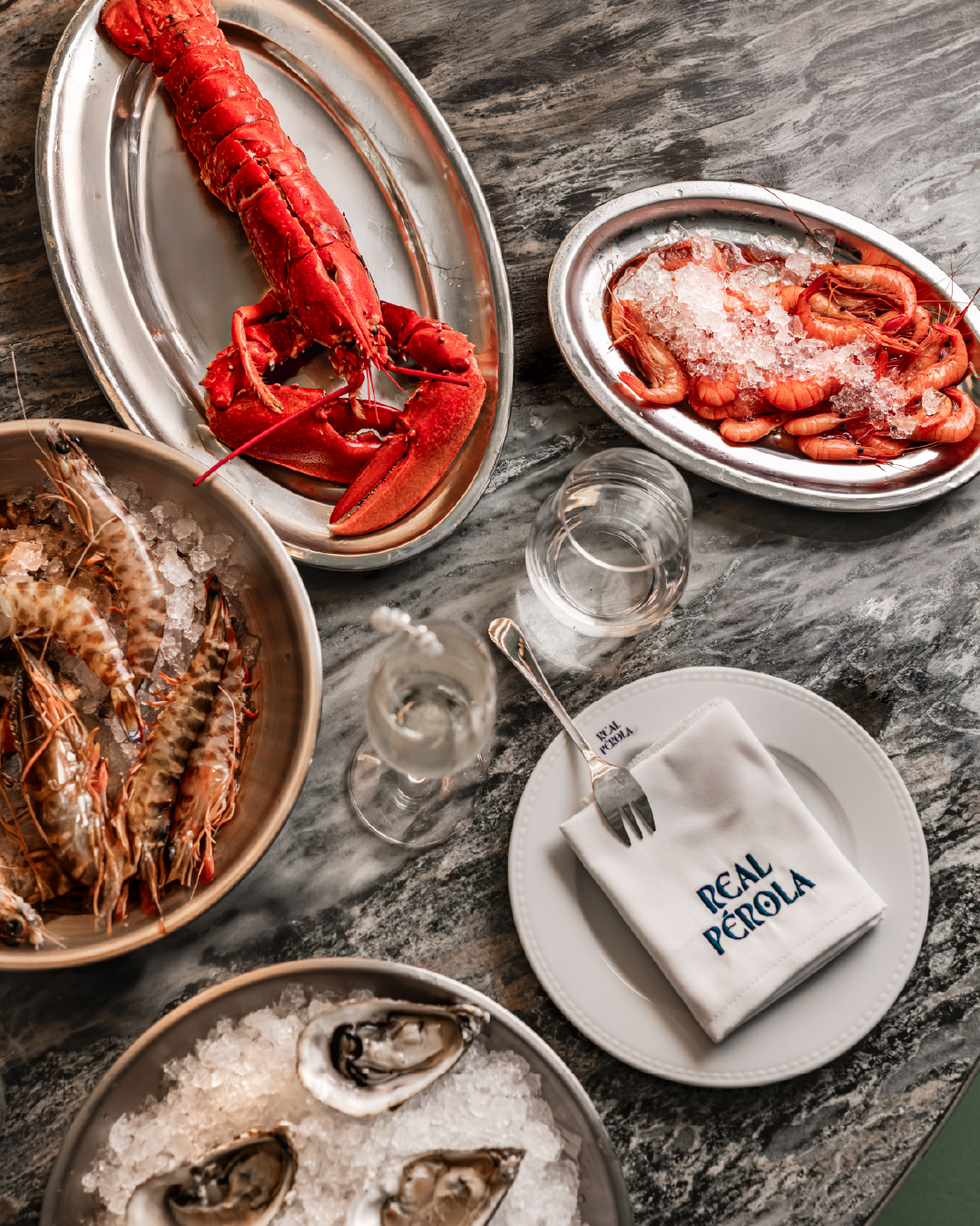 Só precisa de 25€ para comer uma mariscada num dos restaurantes de Olivier. Real Pérola tem novos menus