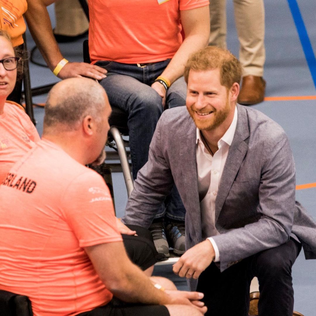 Harry surge em “Dança com as Estrelas” britânico — mas só para surpreender um amigo