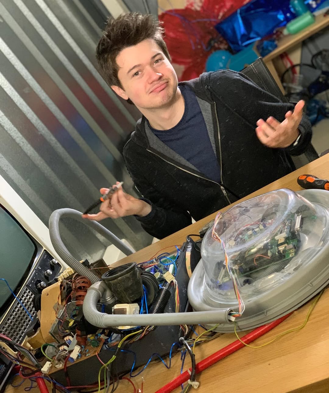 Ator de “Sex Education” condenado por agressão sexual a menino de 10 anos (e outros 25 crimes sexuais)