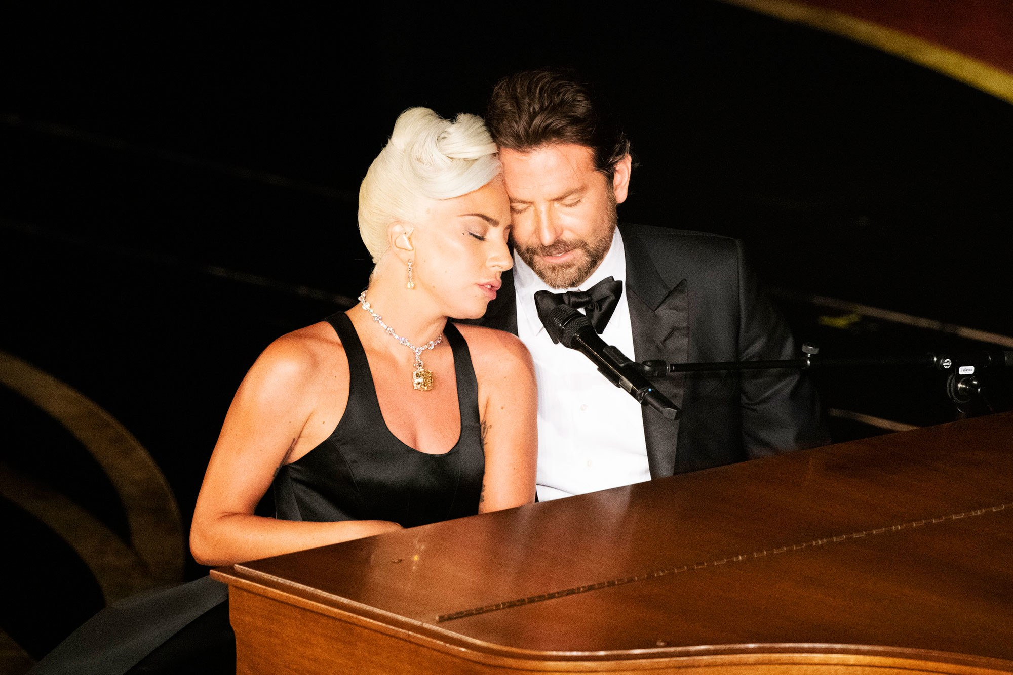 Porque é que queremos tanto que Lady Gaga e Bradley Cooper sejam um casal?
