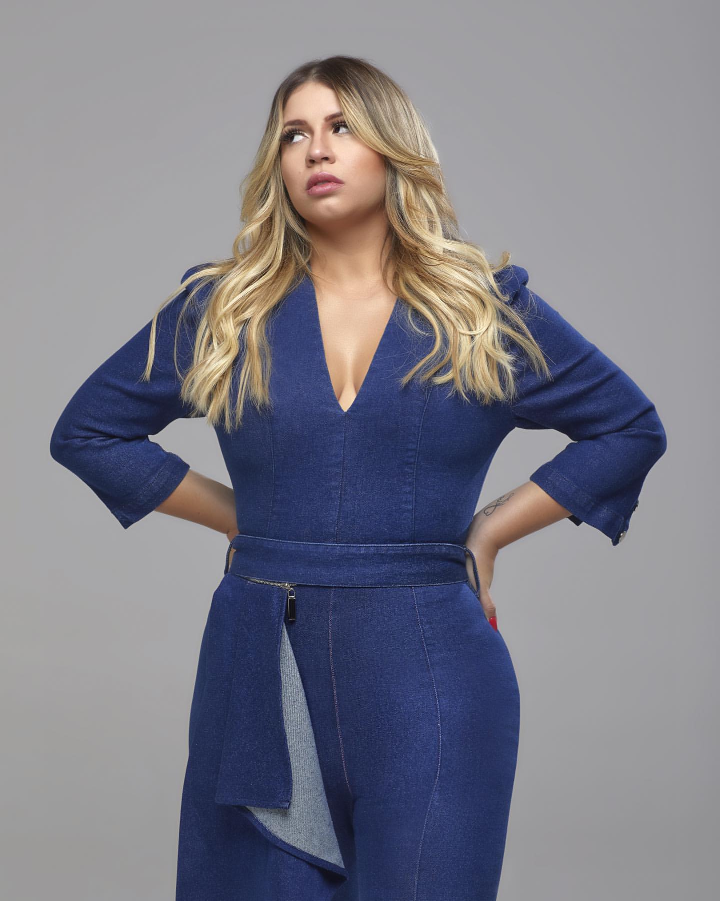 Marília Mendonça morreu há um ano mas a mãe mantém quarto da cantora tal como ela o deixou