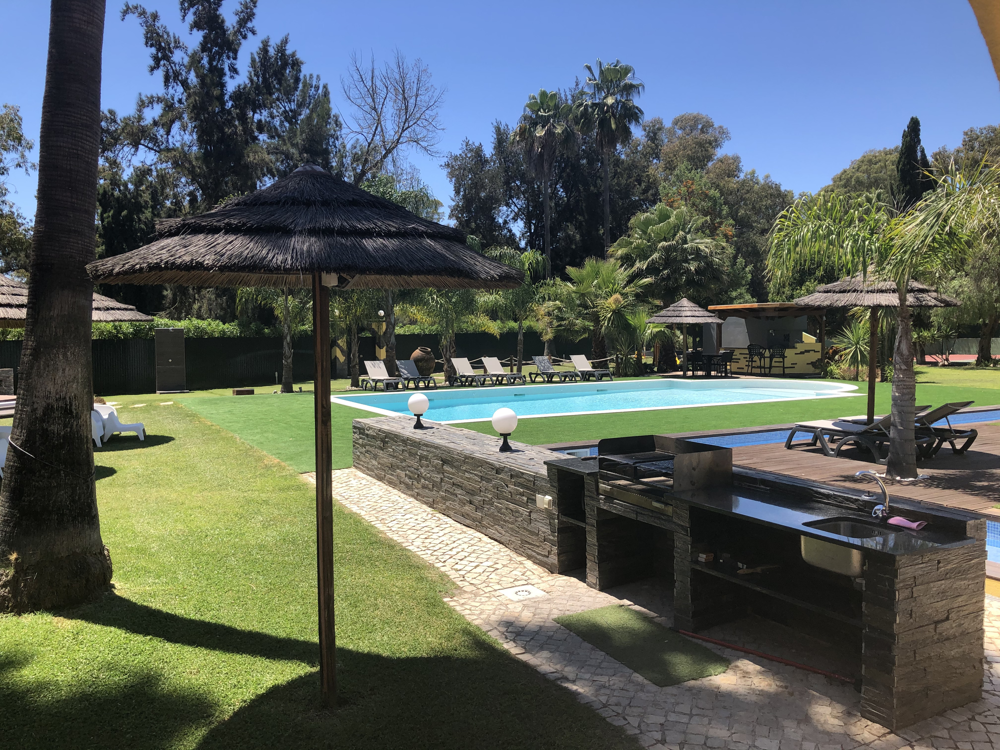 SpringVillas. O Paraíso no Algarve onde há livros, um jacuzzi e até um campo de ténis privado