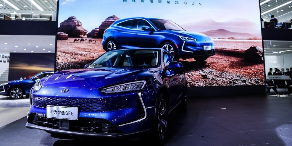 EUA avançam em agosto com regras que limitam utilização de software nos carros produzidos na China