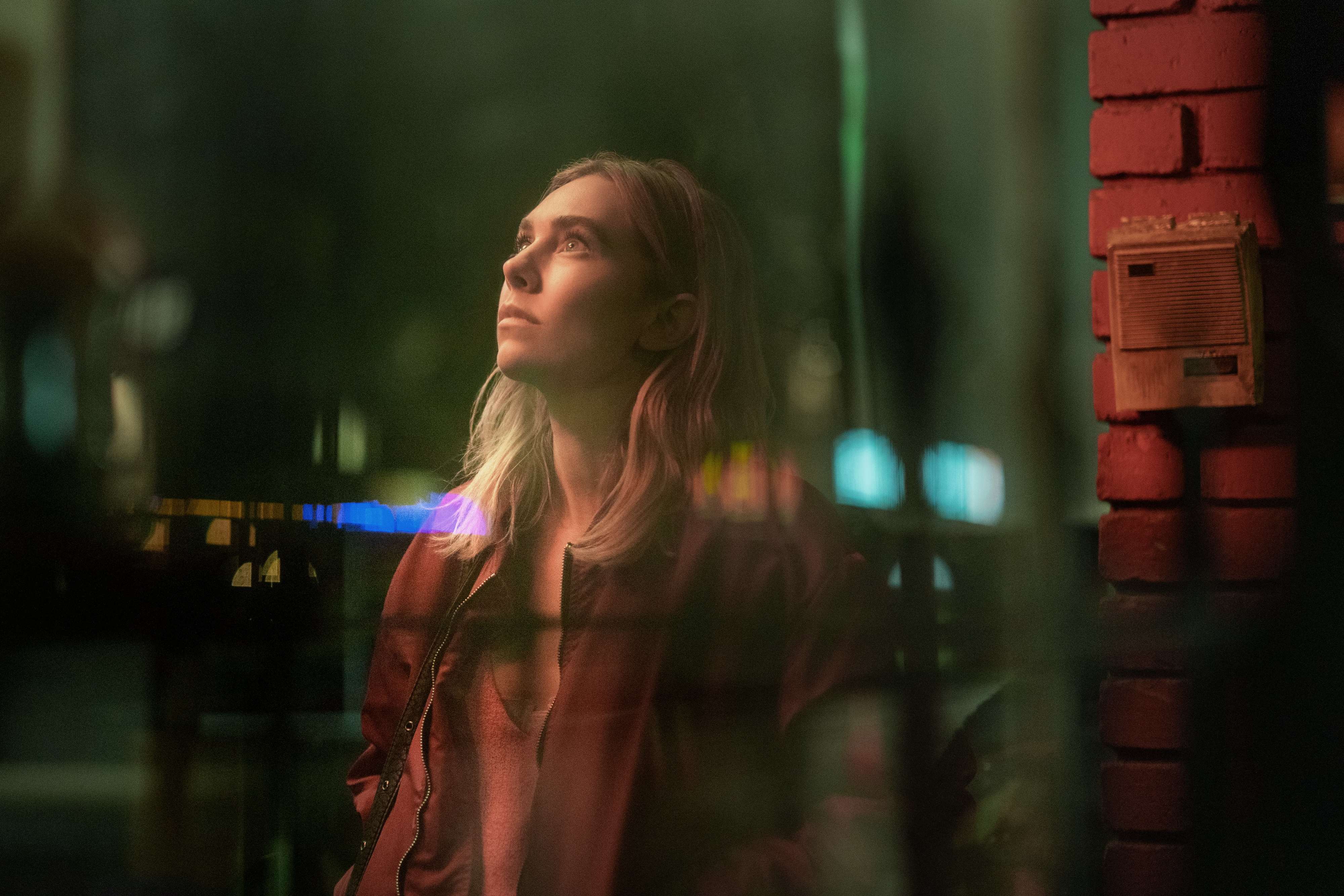 “A Noite Sempre Chega” é o novo sucesso da Netflix (e combina drama intenso e uma heroína inesquecível)