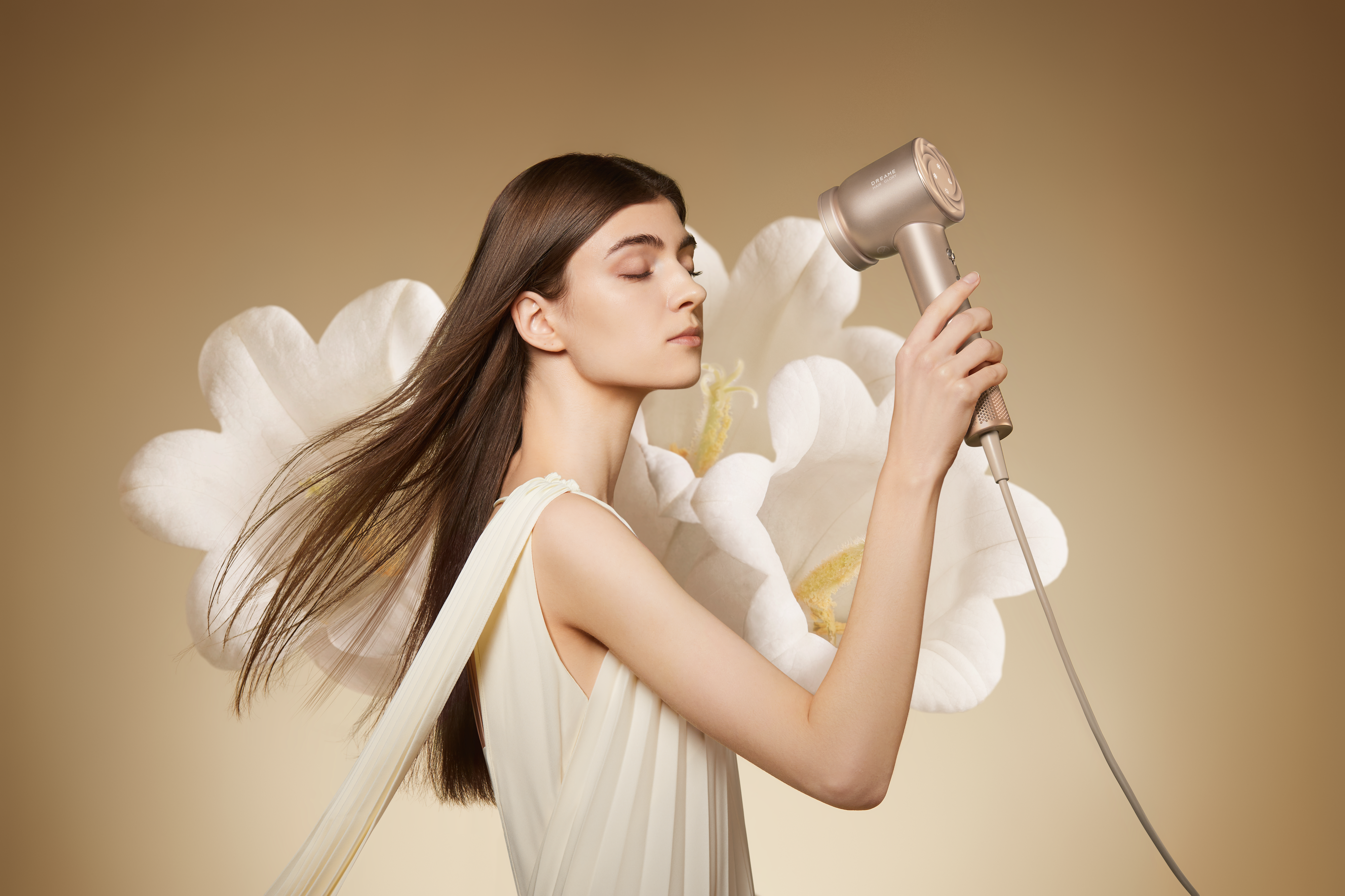 Este novo secador vai acabar com o frizz e deixar o seu cabelo suave, perfumado e definido