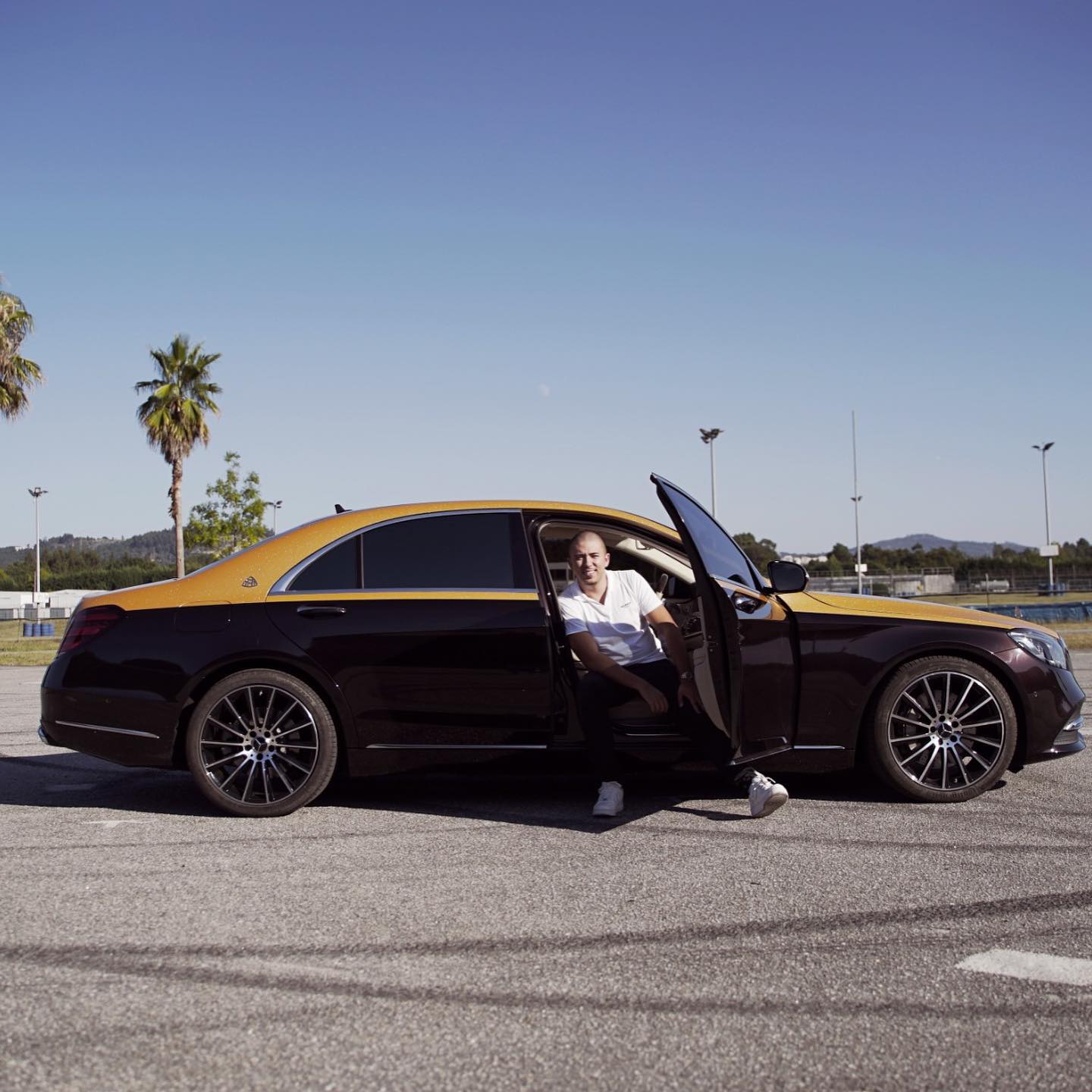 PSP apreende carro de luxo de famoso youtuber português. Ele ficou indignado por não o deixarem gravar a cena