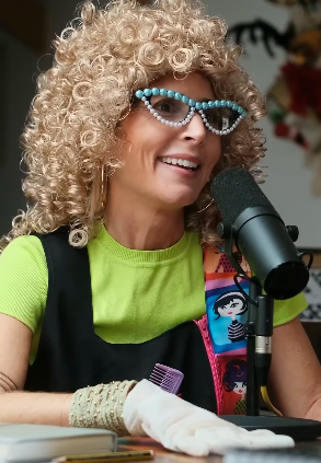 “Não Disfarces”. Maria Clementina é só uma, mas interpreta 9 personagens na peça inspirada no podcast viral