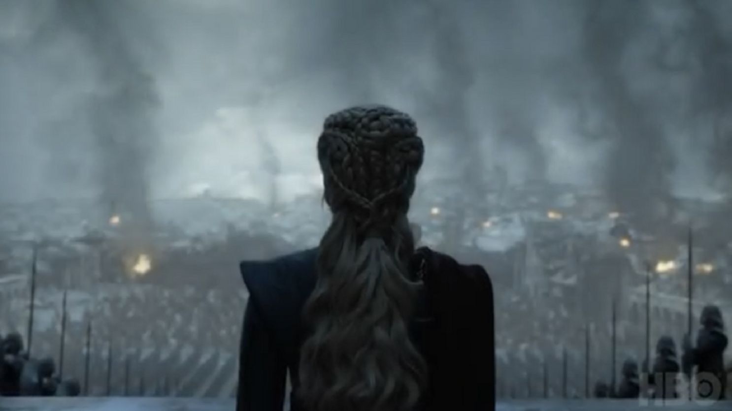 Emilia Clarke preparou-se para o discurso final de Daenarys a ver vídeos de ditadores
