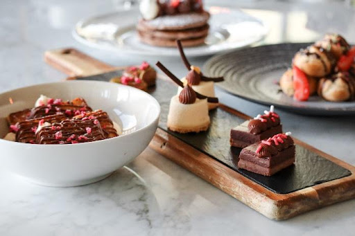 É fã de brunch? E de chocolate? Então prepare-se para este paraíso (com bombocas à mistura)