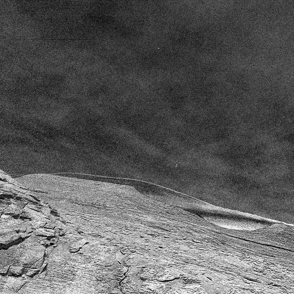 NASA | Curiosity capta nuvens em Marte