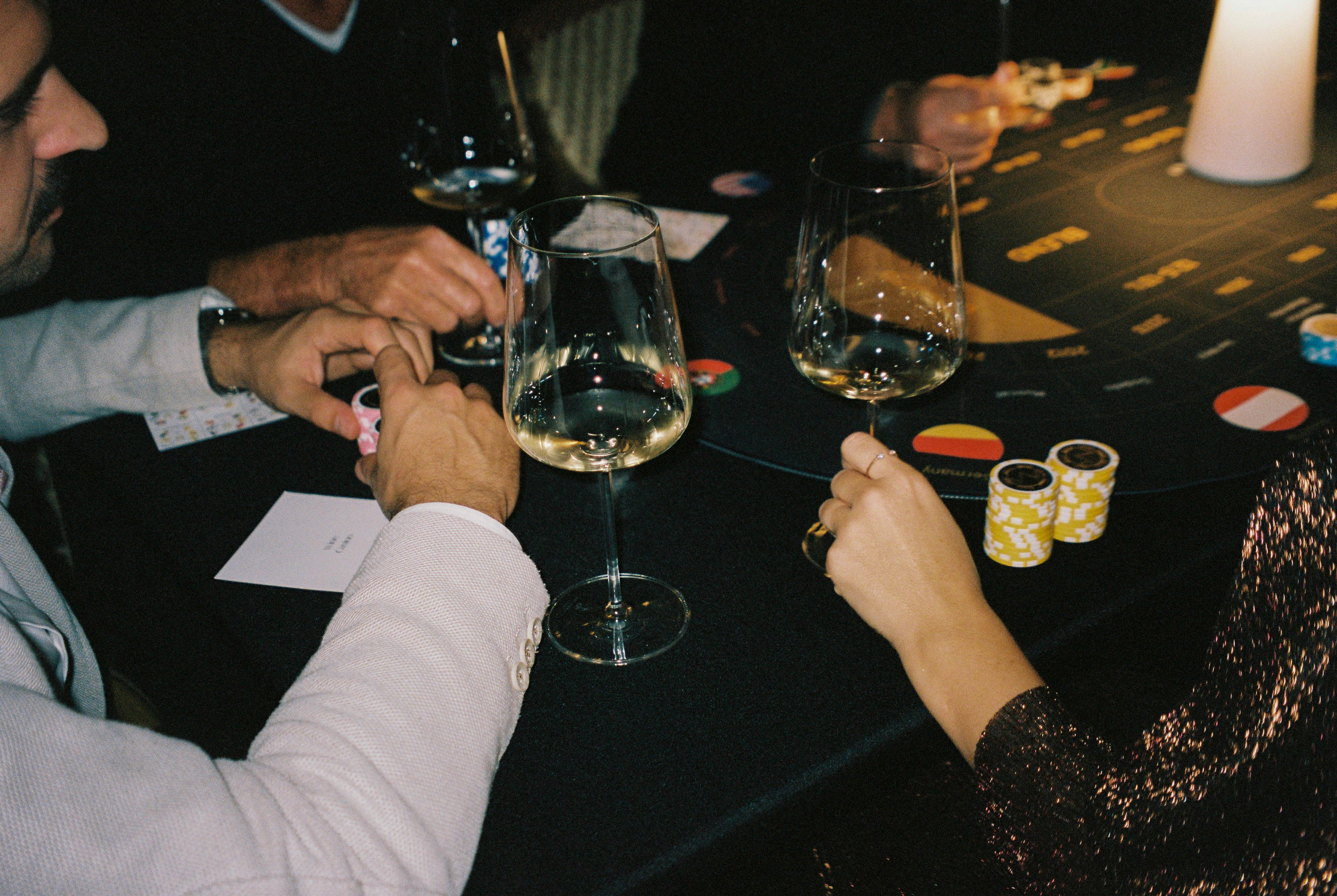 Às quartas-feiras, há noite de casino no Boubou’s — mas as apostas são no vinho. Saiba tudo