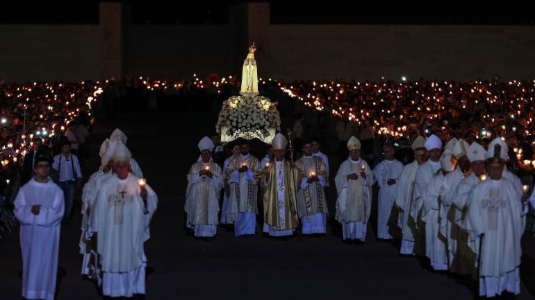 A Avó Explica. Como sempre, acompanhei a emissão do dia de Nossa Senhora de Fátima