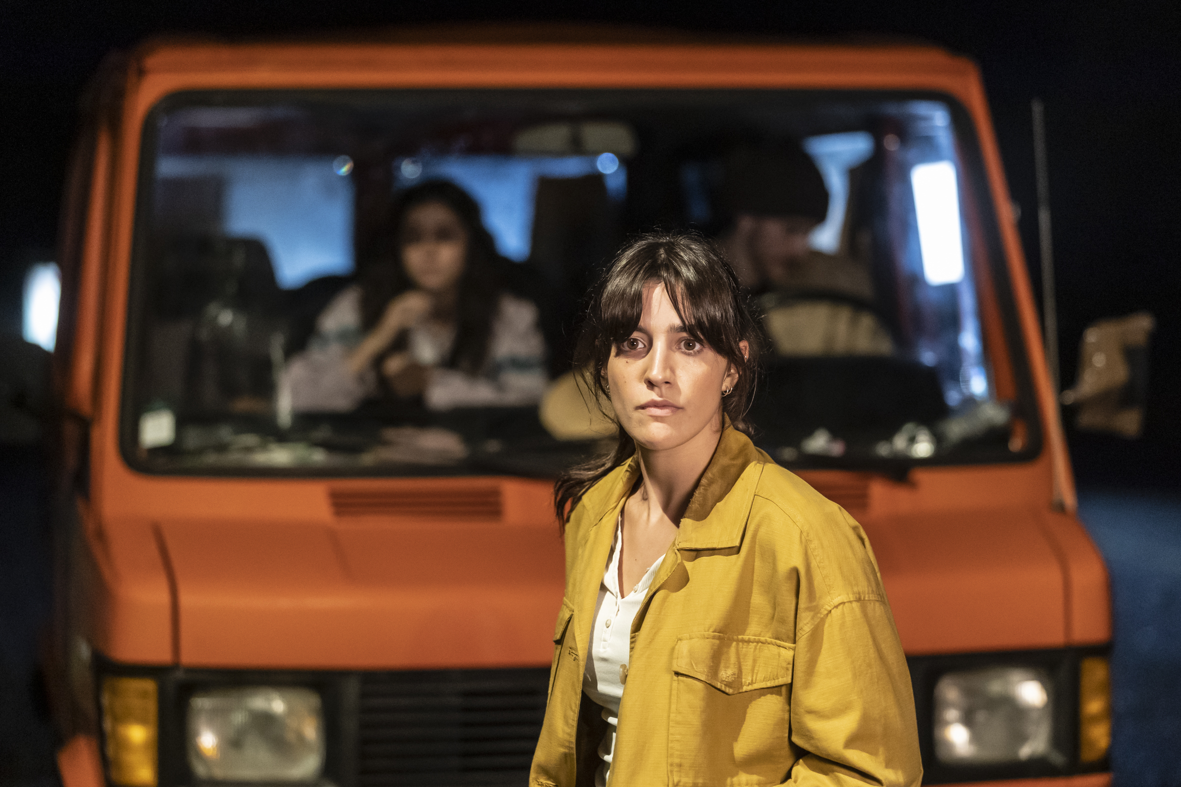 Enredo reciclado, seguranças incompetentes, mas atores excelentes. Vimos a estreia de “Flor Sem Tempo”