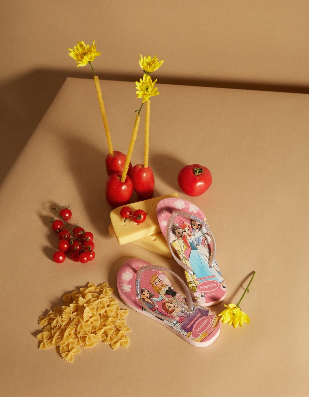 Vem aí o calor. E a MO tem novos pares de Havaianas para toda a família sobreviver com estilo