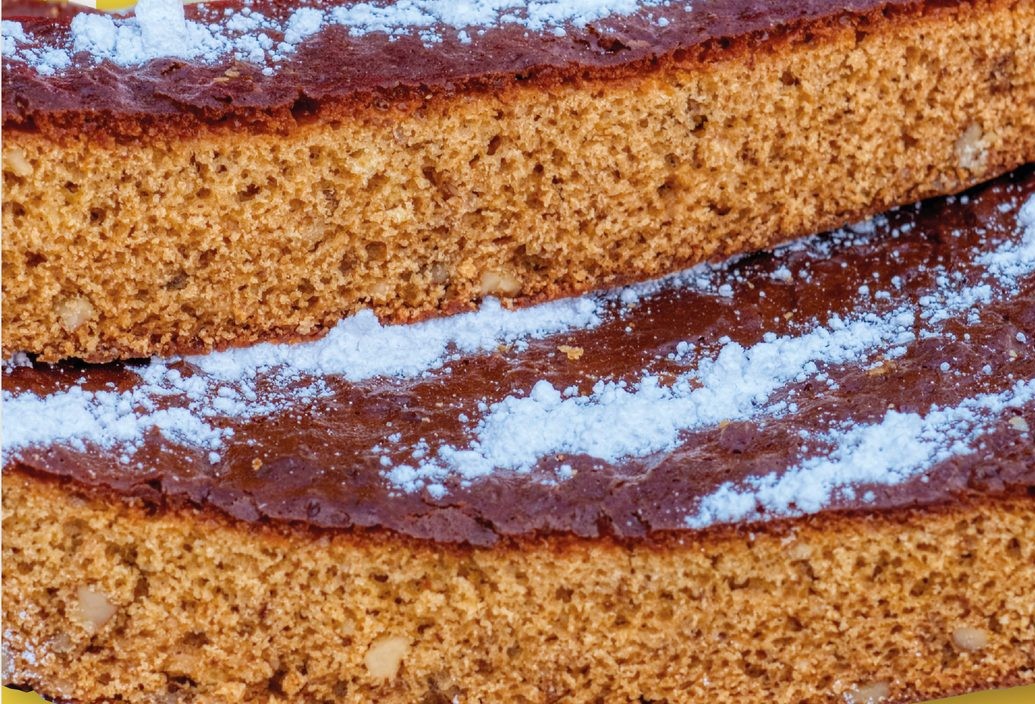 Sabe onde encontrar o maior bolo de mel de sempre? Vila portuguesa prepara-se para bater recorde