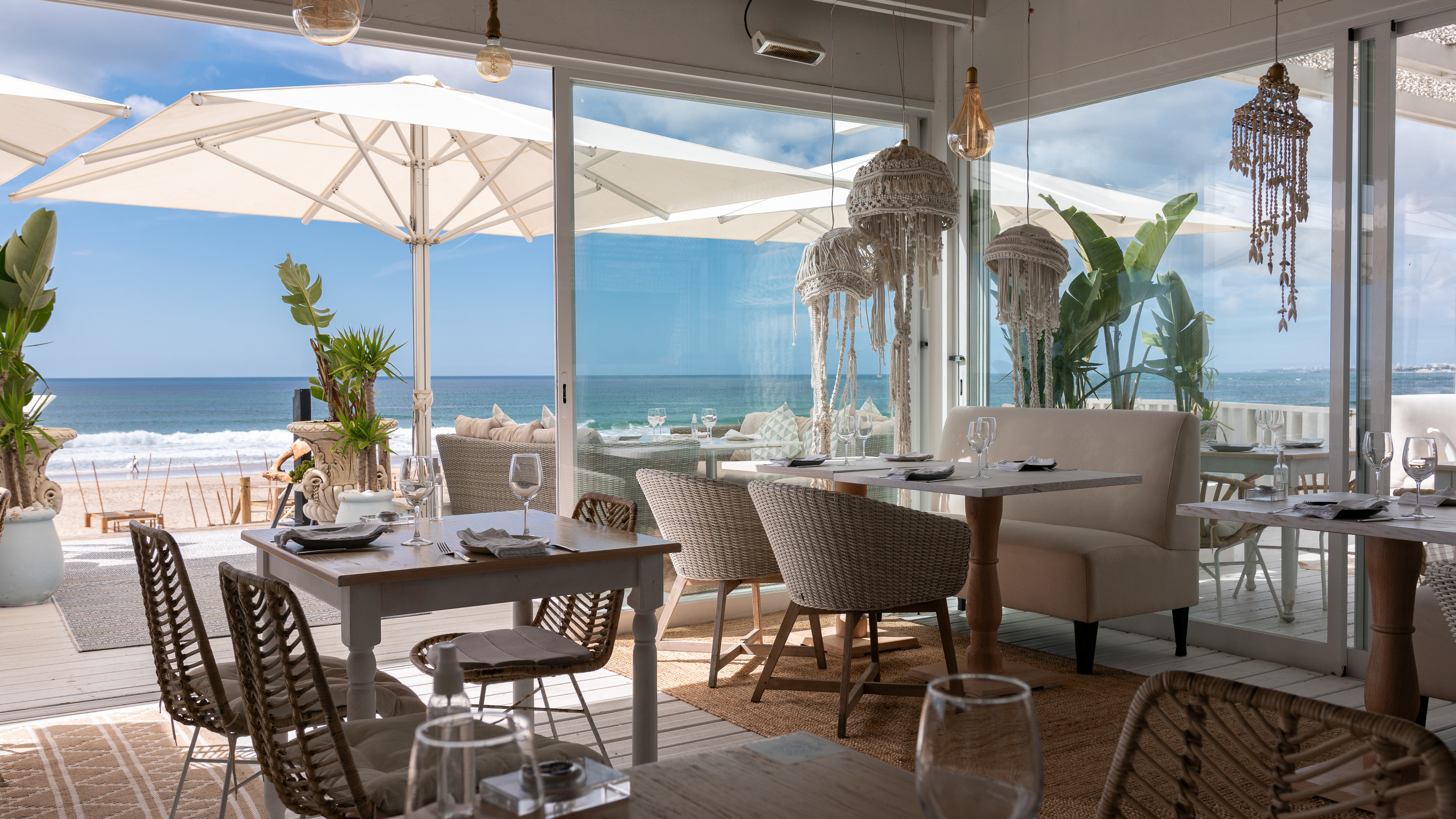 Já sabe onde almoçar no sábado? O peixe e o marisco do Clássico Beach Bar estão de volta