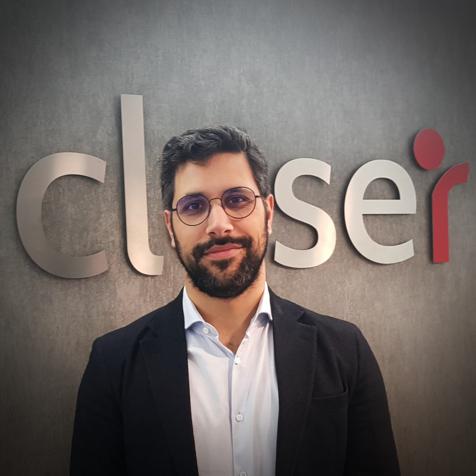 Petiscos, comida de conforto e um ambiente cool, mas despretensioso. Conheça Os Três