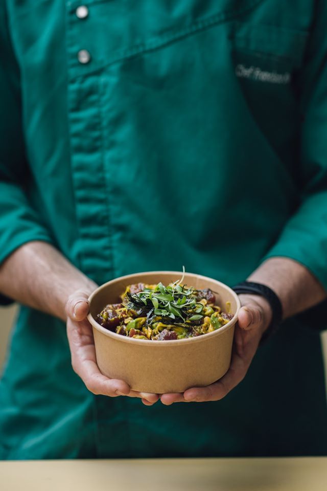 No jantar de inauguração do Kitch, há preços especiais e música ao vivo