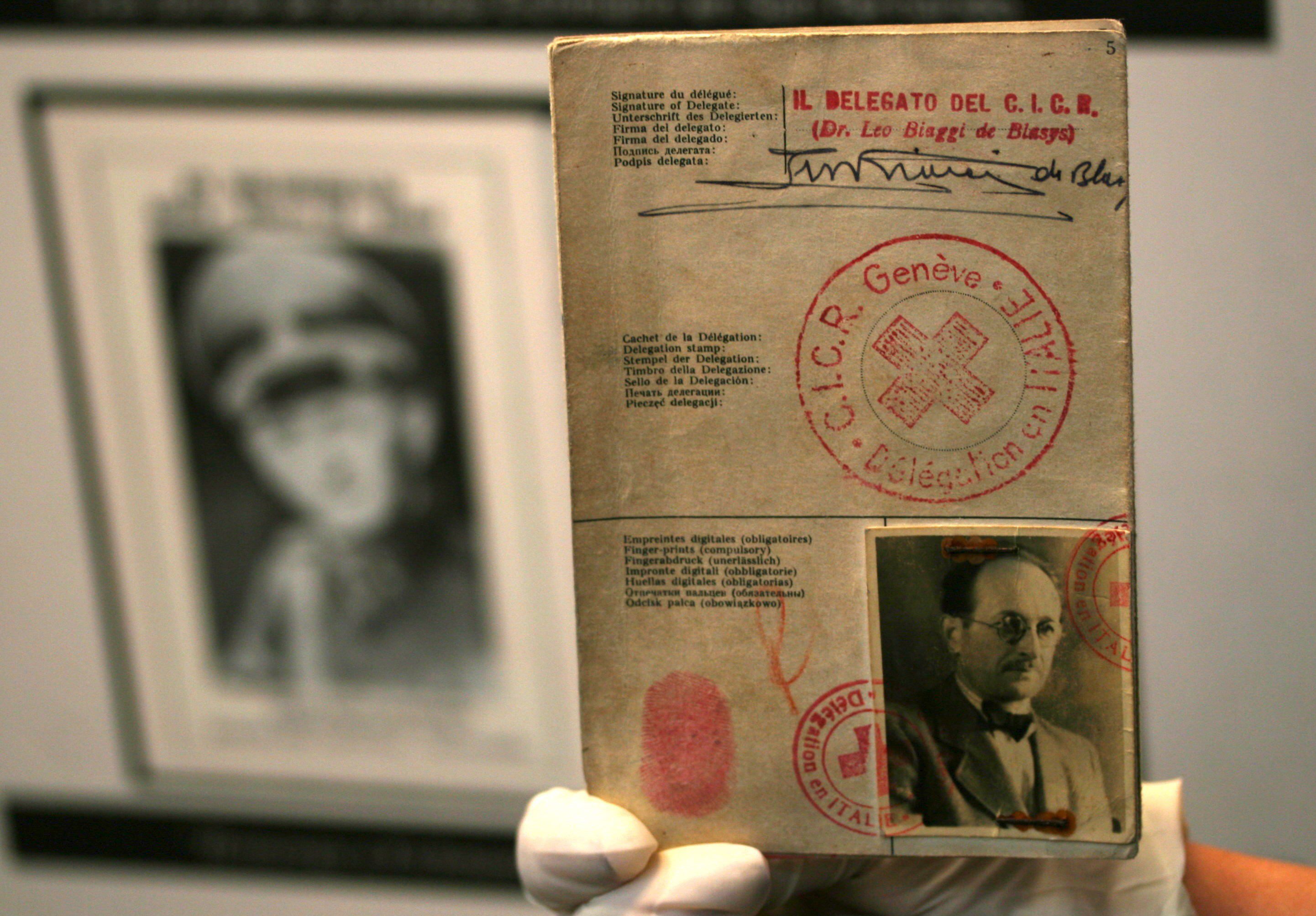 Israel publica milhares de documentos do julgamento do nazi Eichmann